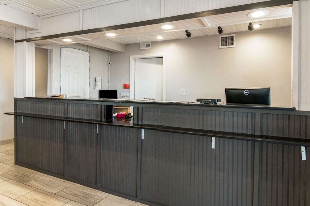 Econo Lodge Conyers 3