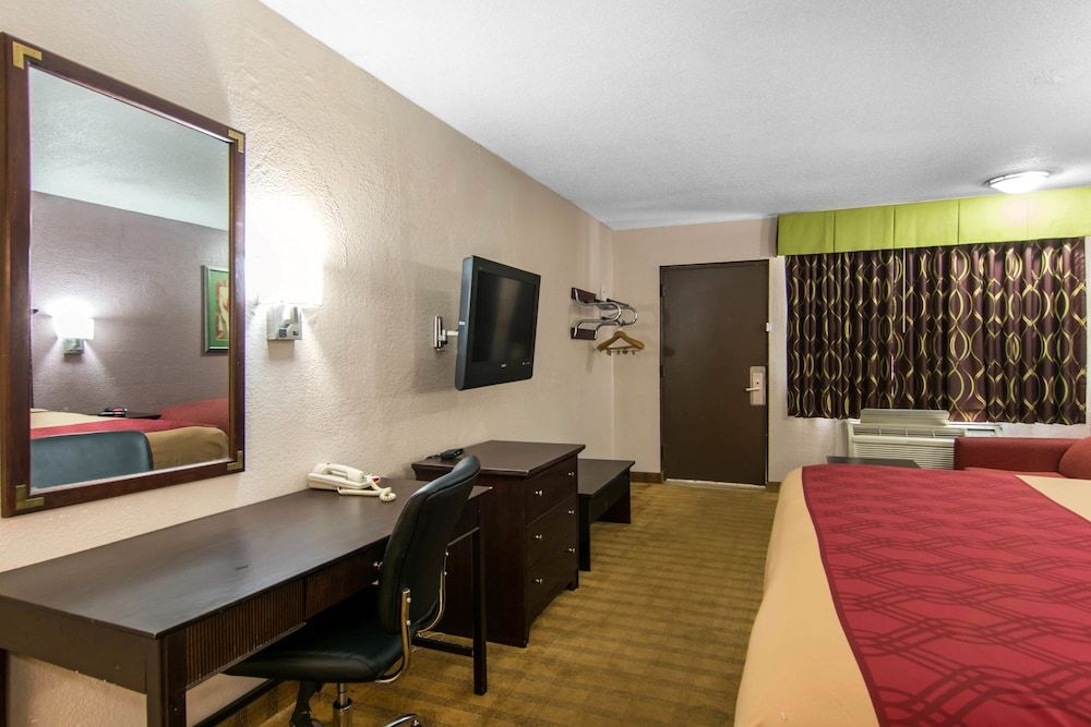 Park Inn by Radisson, Weldon - Roanoke Rapids 2