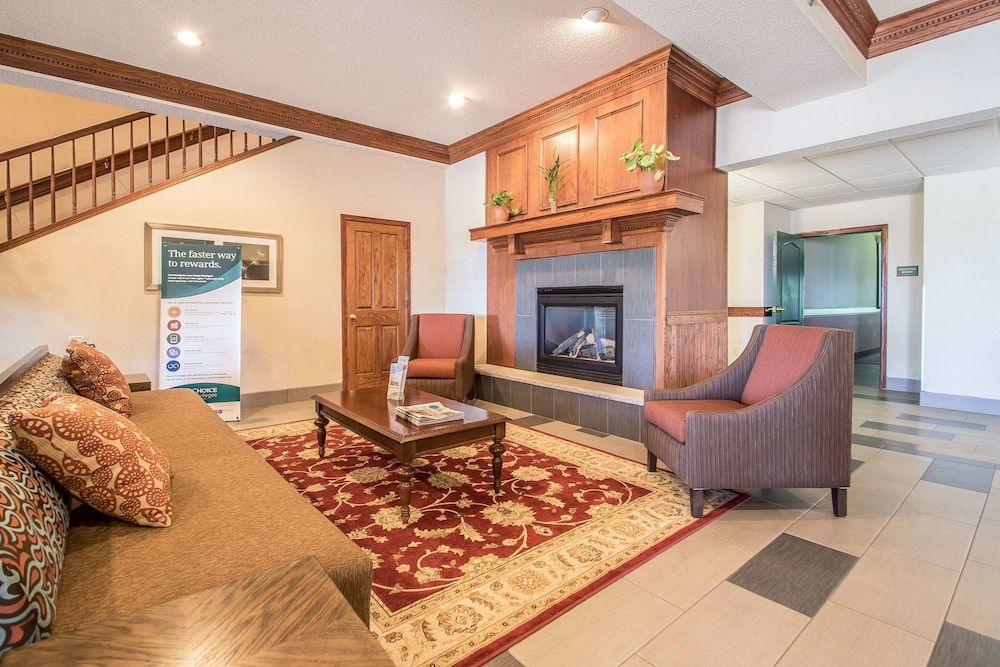 Quality Inn & Suites East Troy I-43 3