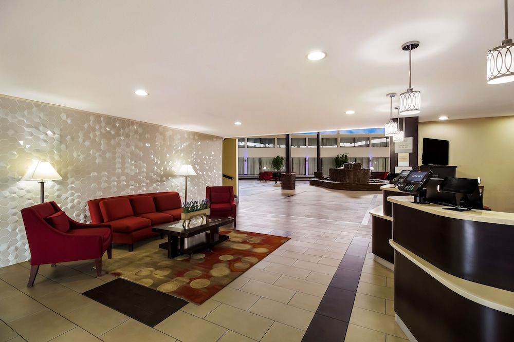 Clarion Pointe Lake Jackson - Clute 3