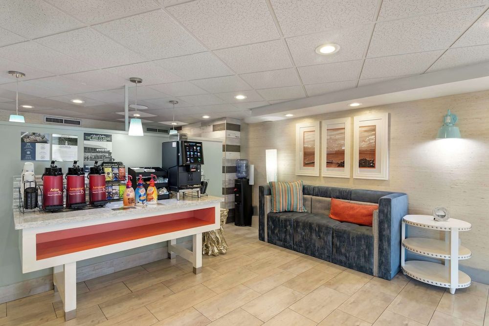 Best Western Plus St. Simons 2