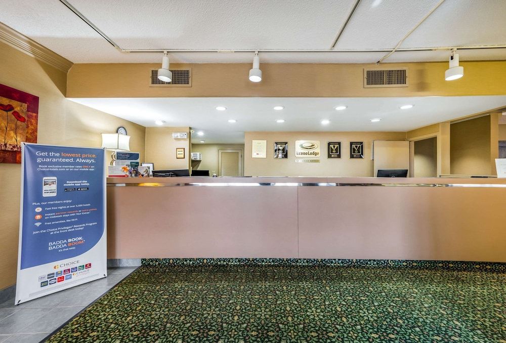 Econo Lodge Corinth 3