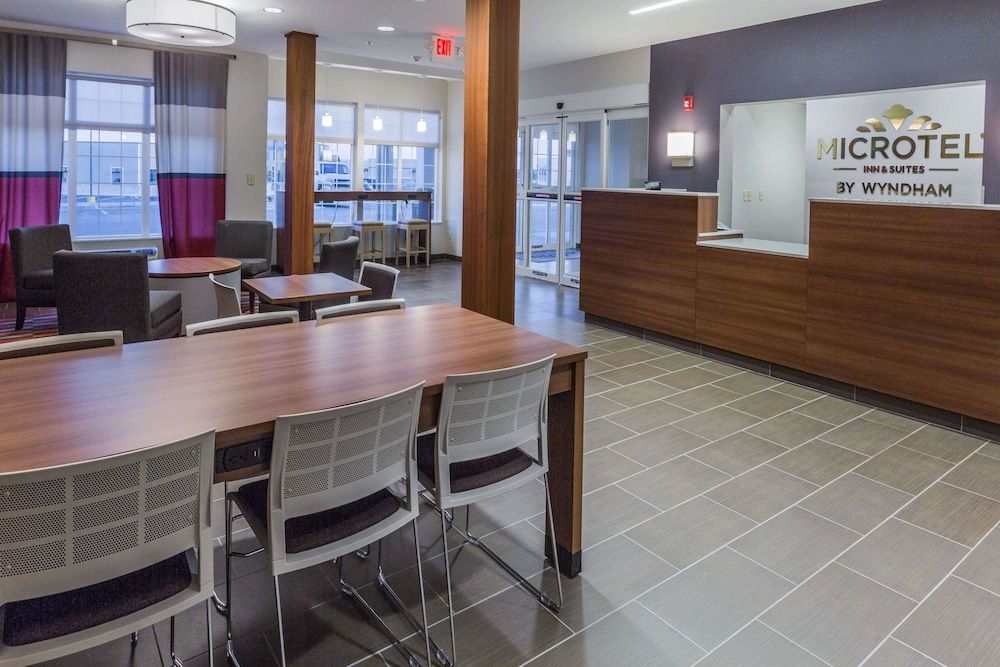 Microtel Inn & Suites By Wyndham Tioga 2