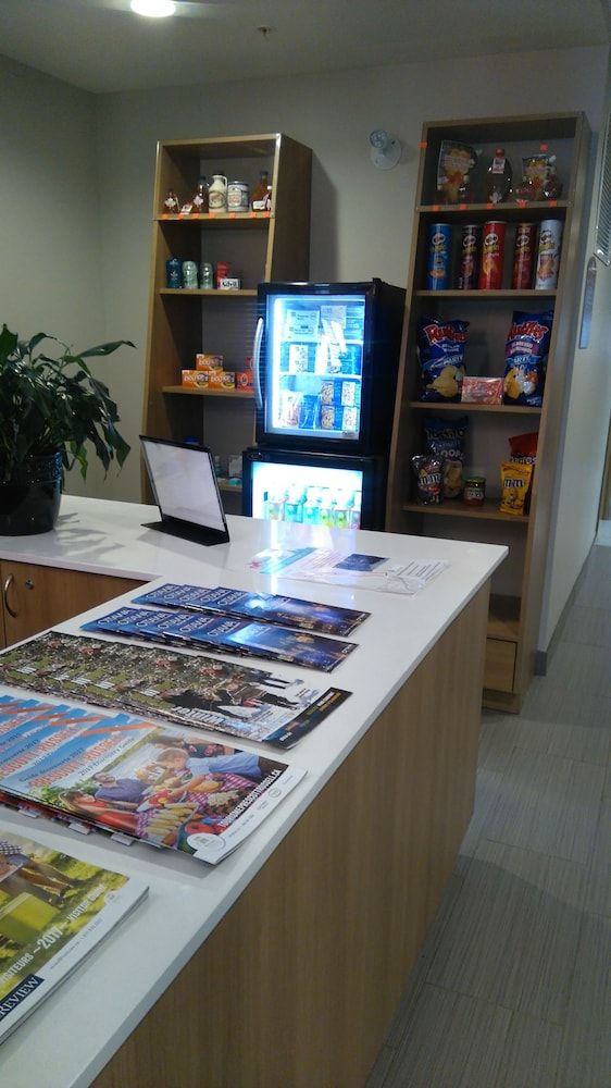 Microtel by Wyndham Casselman 2