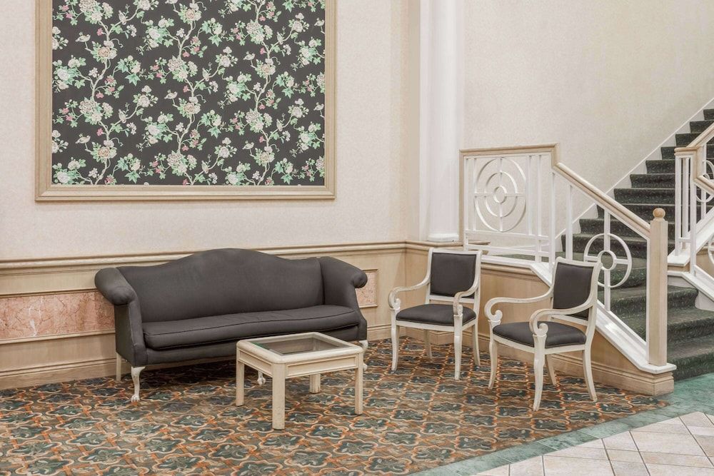 Ramada Hotel & Conference Center by Wyndham Hammond 2