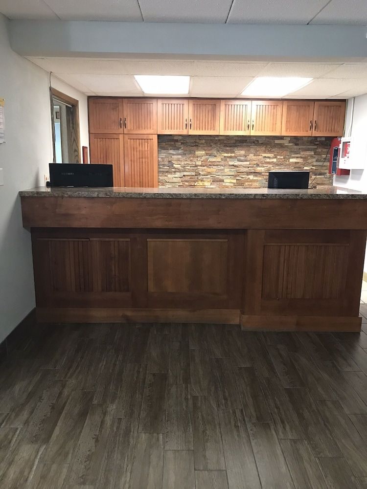 Days Inn by Wyndham International Falls 2