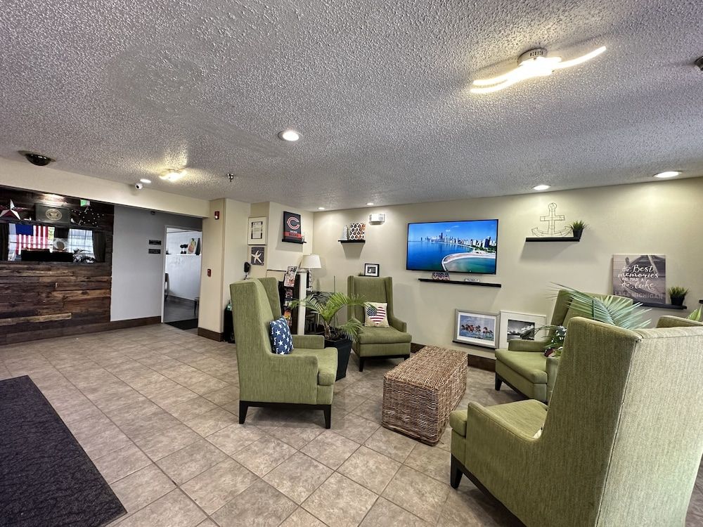 Days Inn by Wyndham Great Lakes Naval Base 2