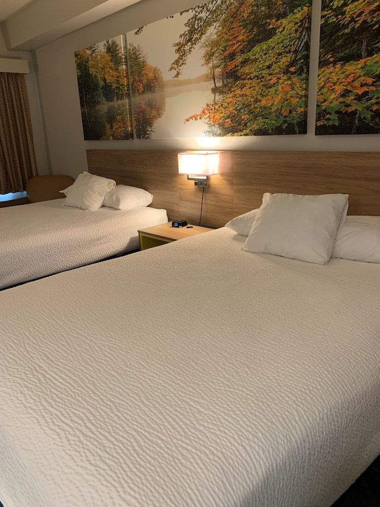 Days Inn by Wyndham Carroll 3