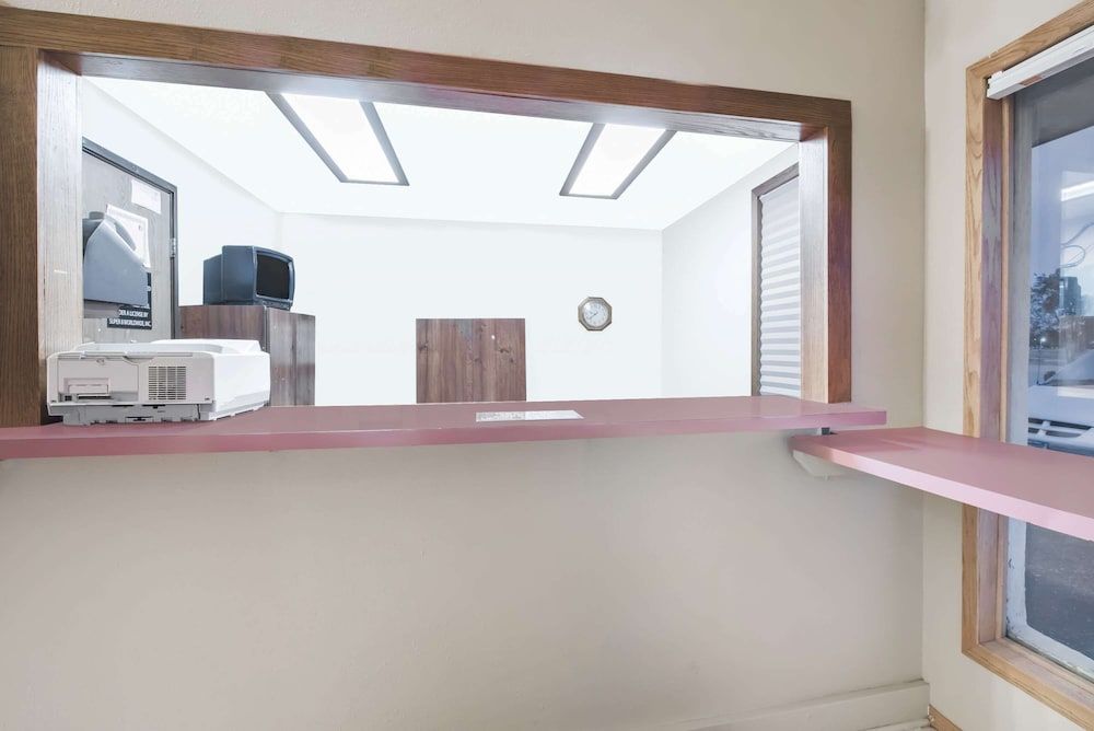 Super 8 by Wyndham Miller 2