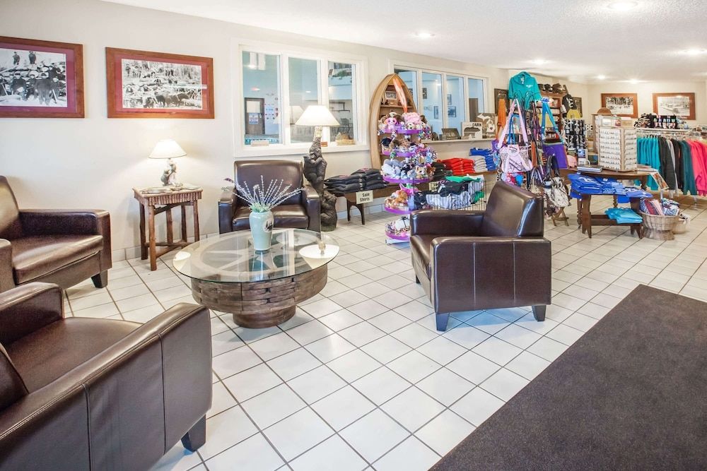 Super 8 by Wyndham West Branch 2