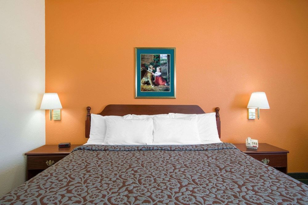 Days Inn by Wyndham Butler 3