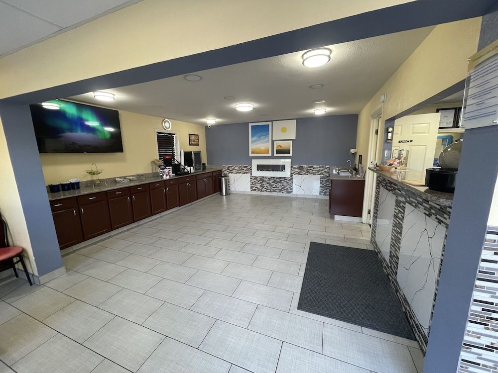 Days Inn by Wyndham Holladay 3