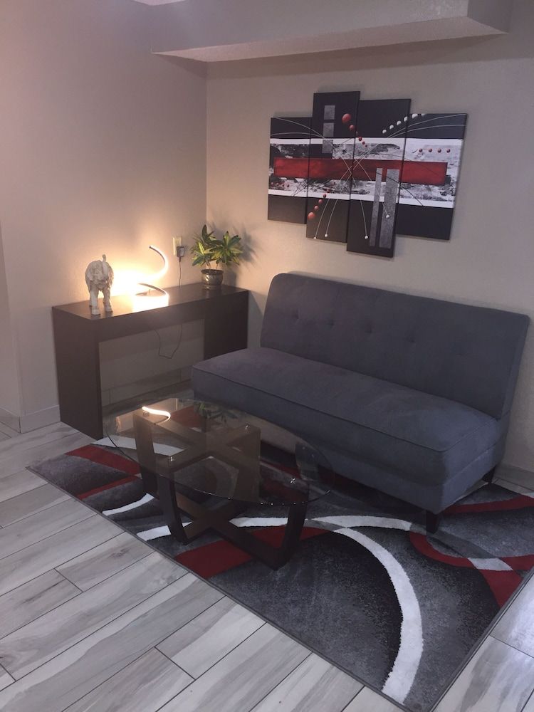 Super 8 by Wyndham Mayfield 3