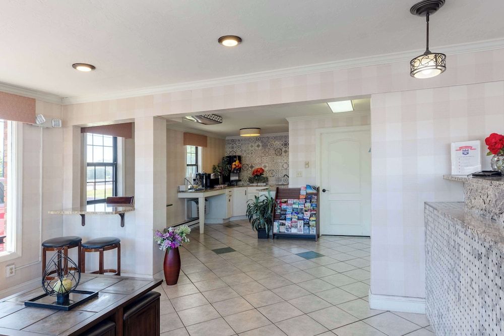 Knights Inn North Attleboro 2