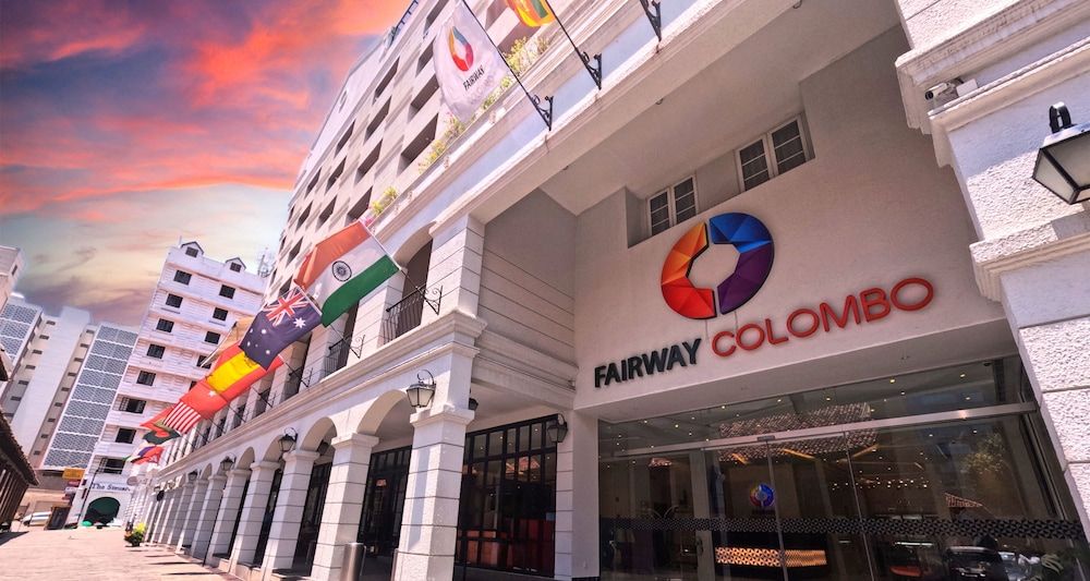 Fairway Colombo - Sri Lanka's First Hotel With Robot Technology -1 estrellas en Colombo