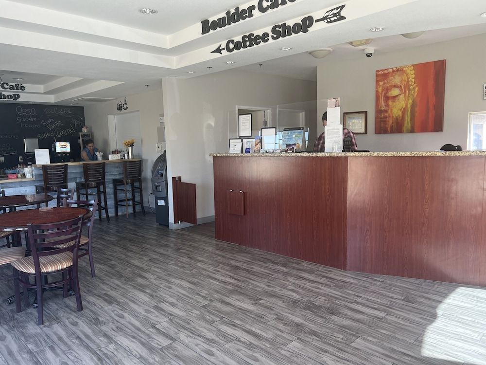 Starlight Inn & Suites Motel 29 Palms Joshua Tree National Park 2