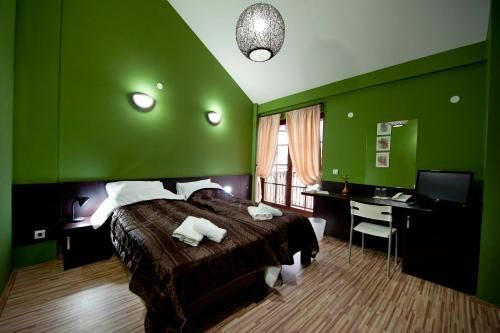 Hotel Theatre 3