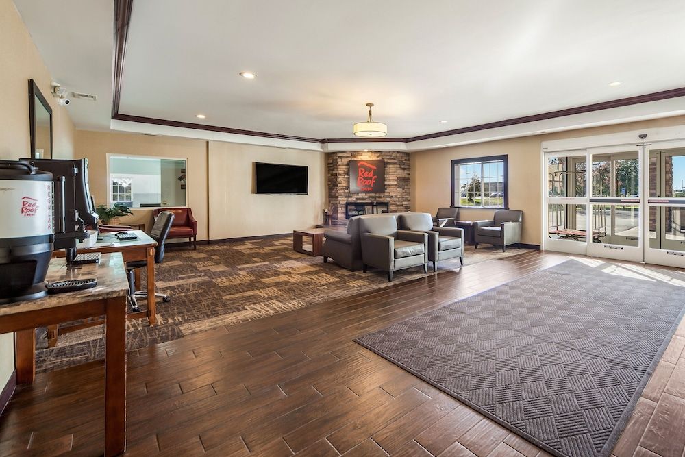 Red Roof Inn & Suites Omaha - Council Bluffs 3