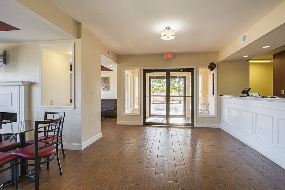 Red Roof Inn & Suites Scottsboro 3