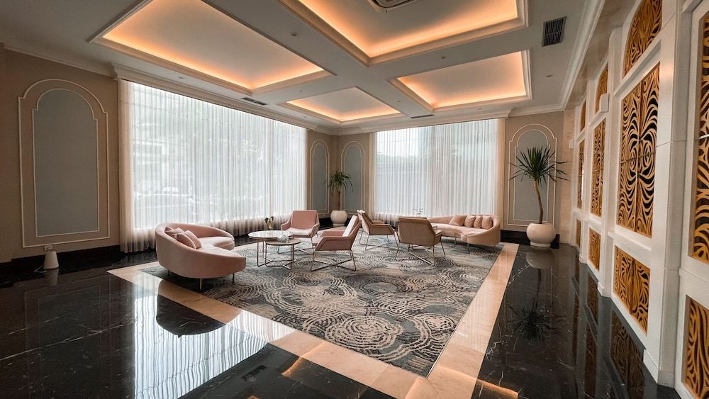 The Grantage Hotel & Sky Lounge 3