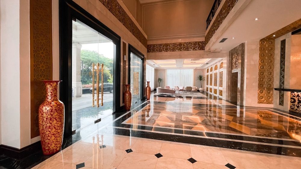 The Grantage Hotel & Sky Lounge 2