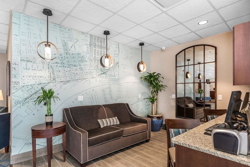 Comfort Inn Bay City - Riverfront 3