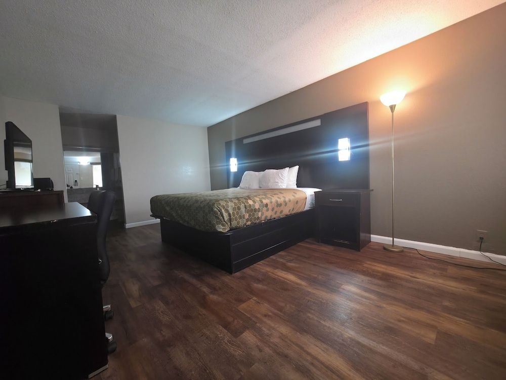 Econo Lodge Lavonia I-85 3