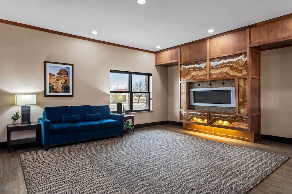 Comfort Suites Roswell North 3