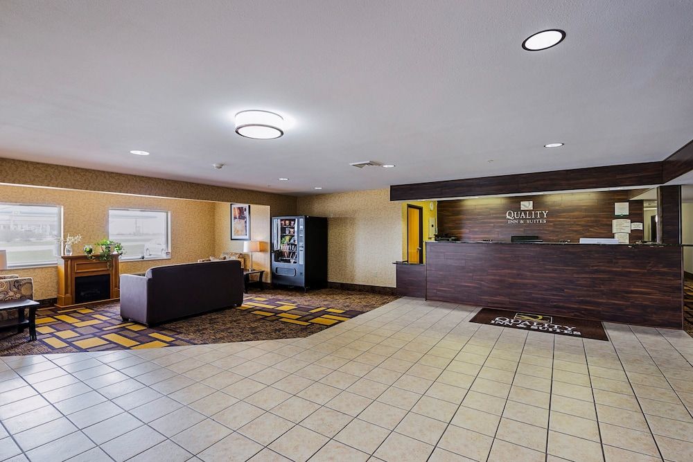 Quality Inn & Suites Belmont - Platteville 3