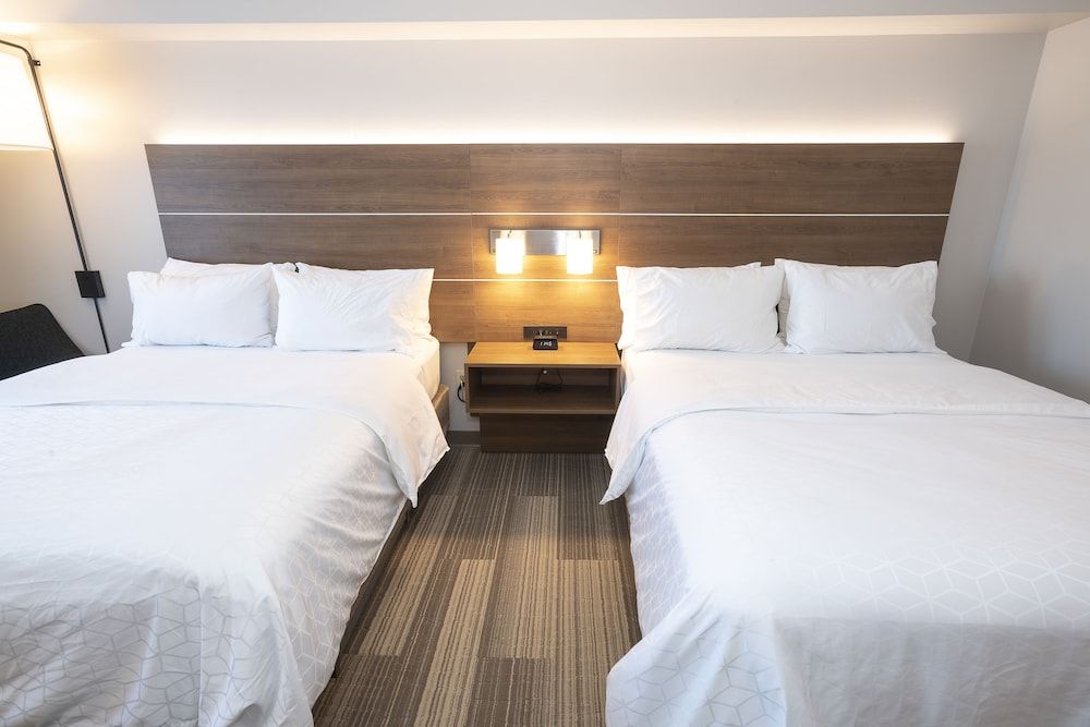 Holiday Inn Express Hotel & Suites Iron Mountain by IHG 3