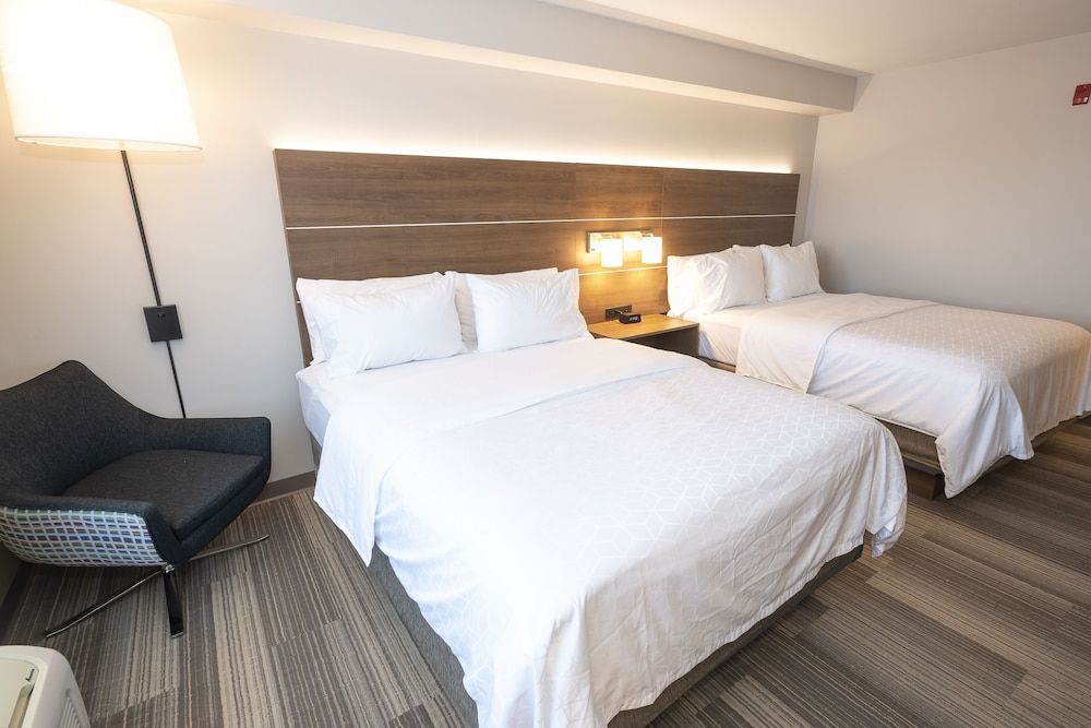 Holiday Inn Express Hotel & Suites Iron Mountain by IHG 2