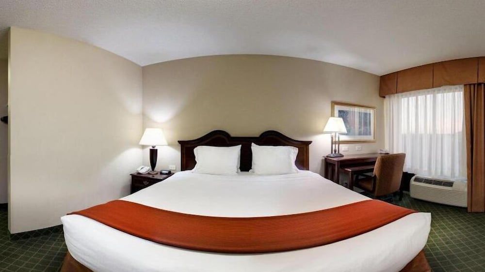 Holiday Inn Express Hotel & Suites Cape Girardeau I-55 by IHG 3