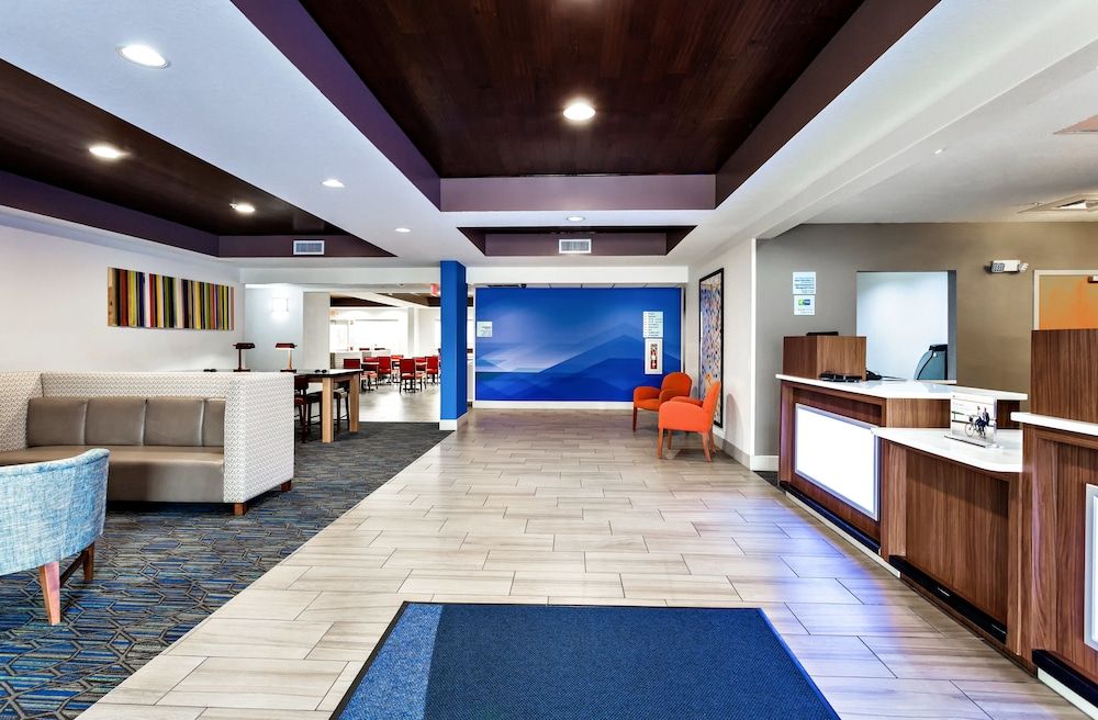 Holiday Inn Express and Suites Inverness Lecanto 2
