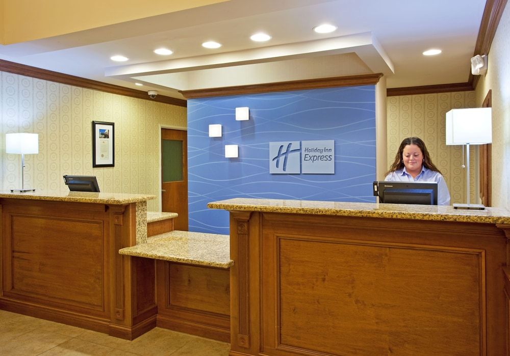 Holiday Inn Express & Suites Howell by IHG 2