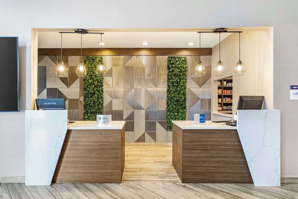 Best Western Plus Bourbonnais Hotel & Suites 3