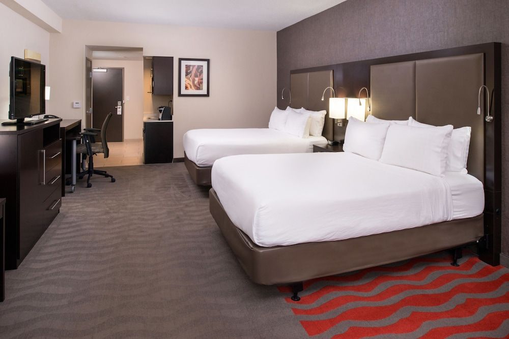 Holiday Inn Express & Suites Monroe by IHG 3