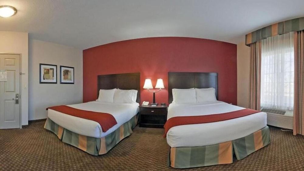 Holiday Inn Express Hotel & Suites Pleasant Prairie-Kenosha by IHG 2