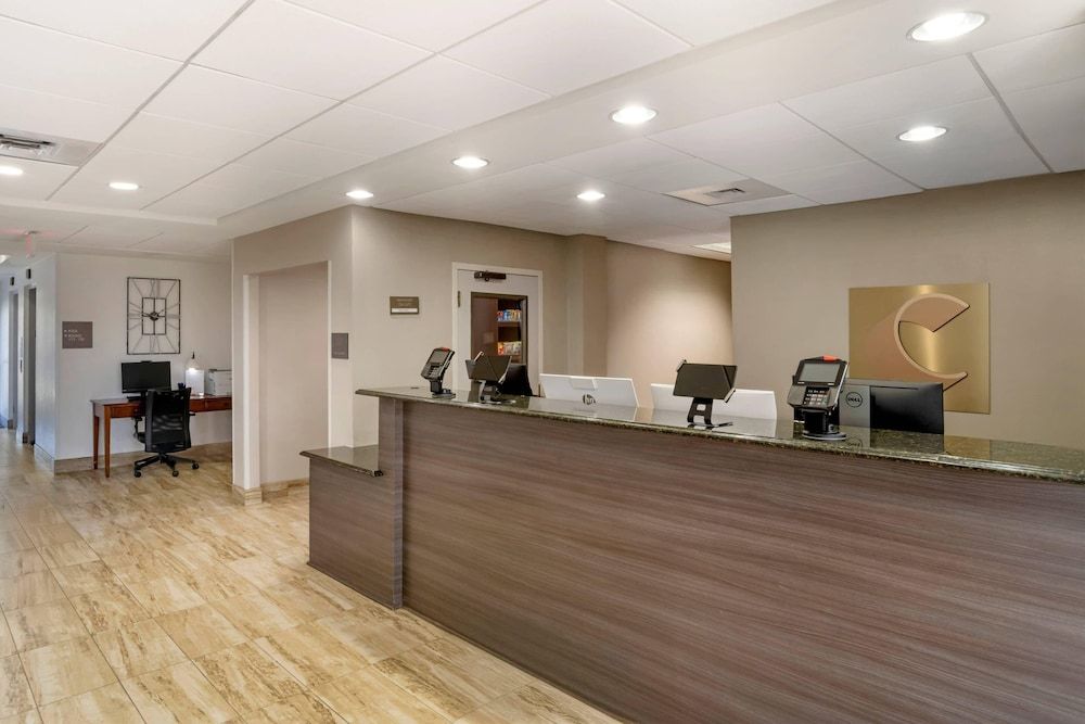 Comfort Suites near Birkdale Village- Huntersville 2