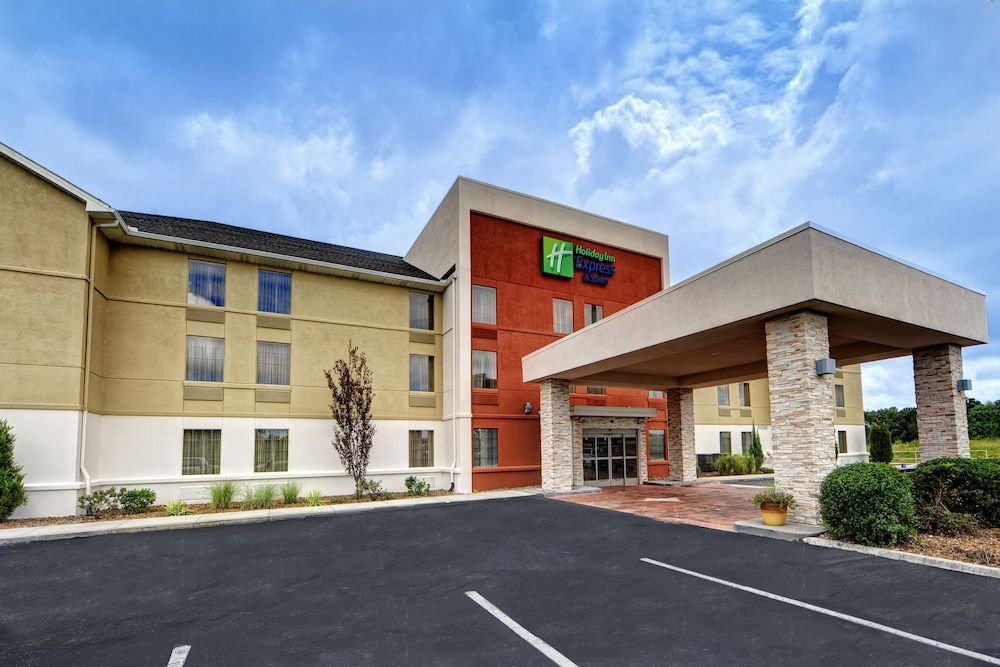 Holiday Inn Express and Suites Crossville -1 estrelas em Crossville