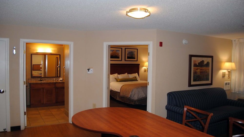 Candlewood Suites Colonial Heights Fort Lee by IHG 3