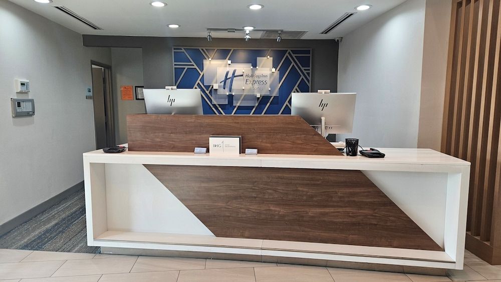 Holiday Inn Express Hotel & Suites Paragould by IHG 3