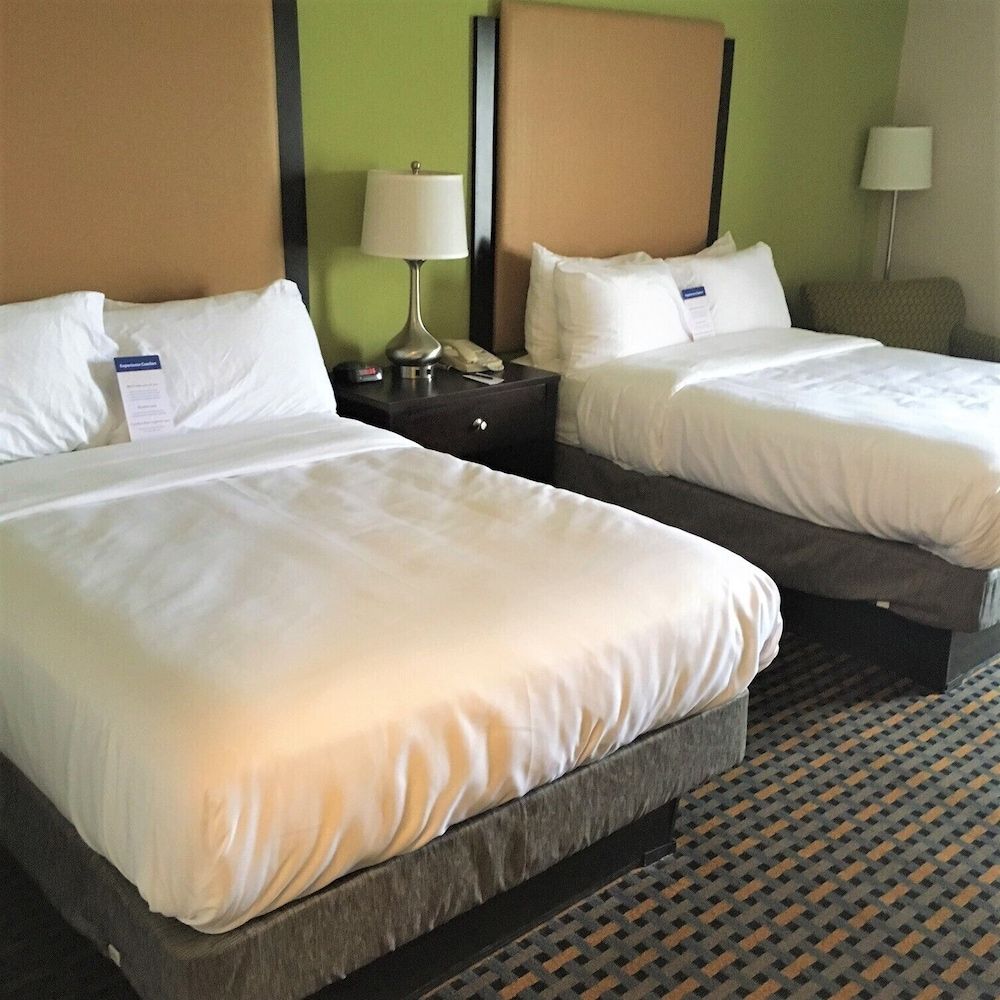 Holiday Inn Express and Suites Asheboro 3
