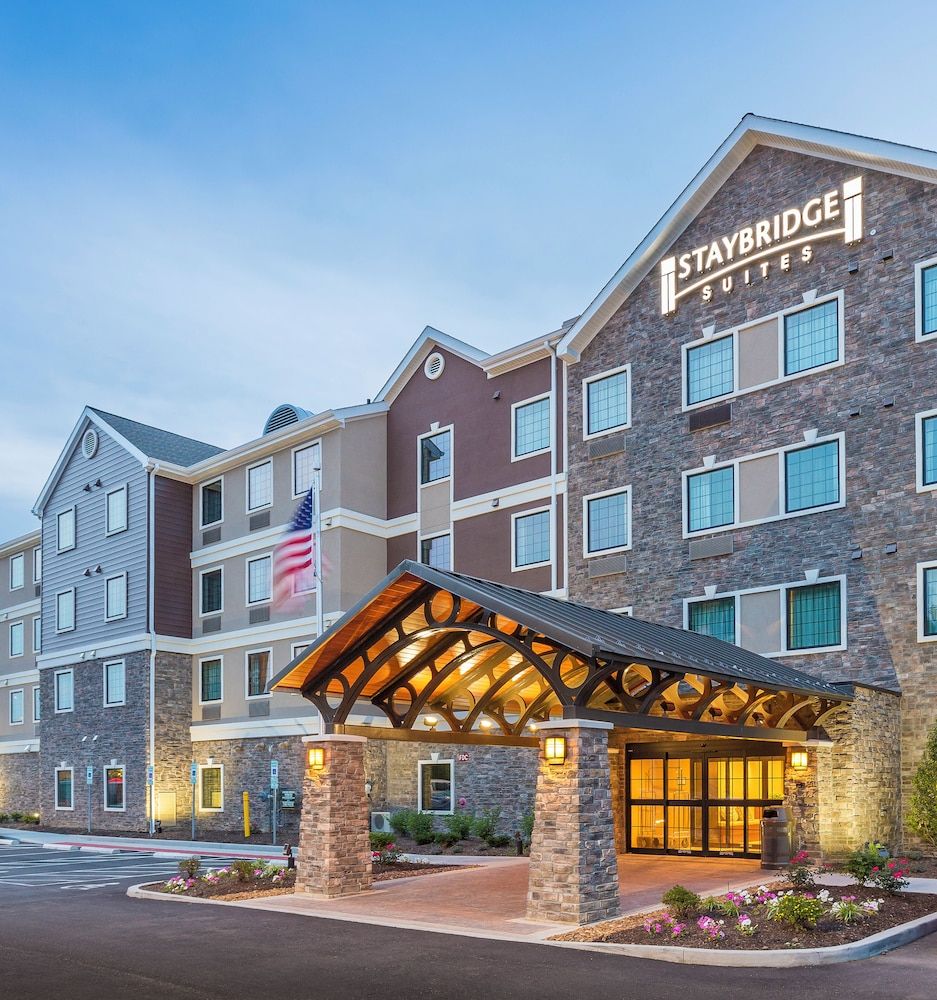 Staybridge Suites Canton by IHG 2 étoiles à North Canton