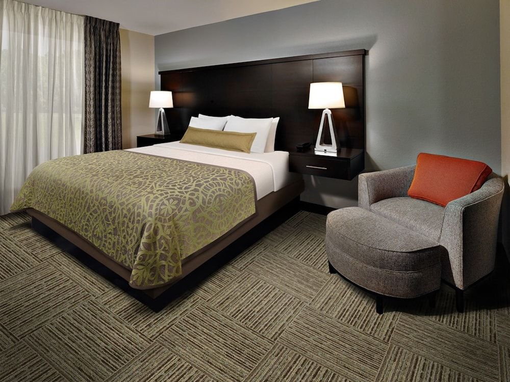 Staybridge Suites Eau Claire - Altoona by IHG 2
