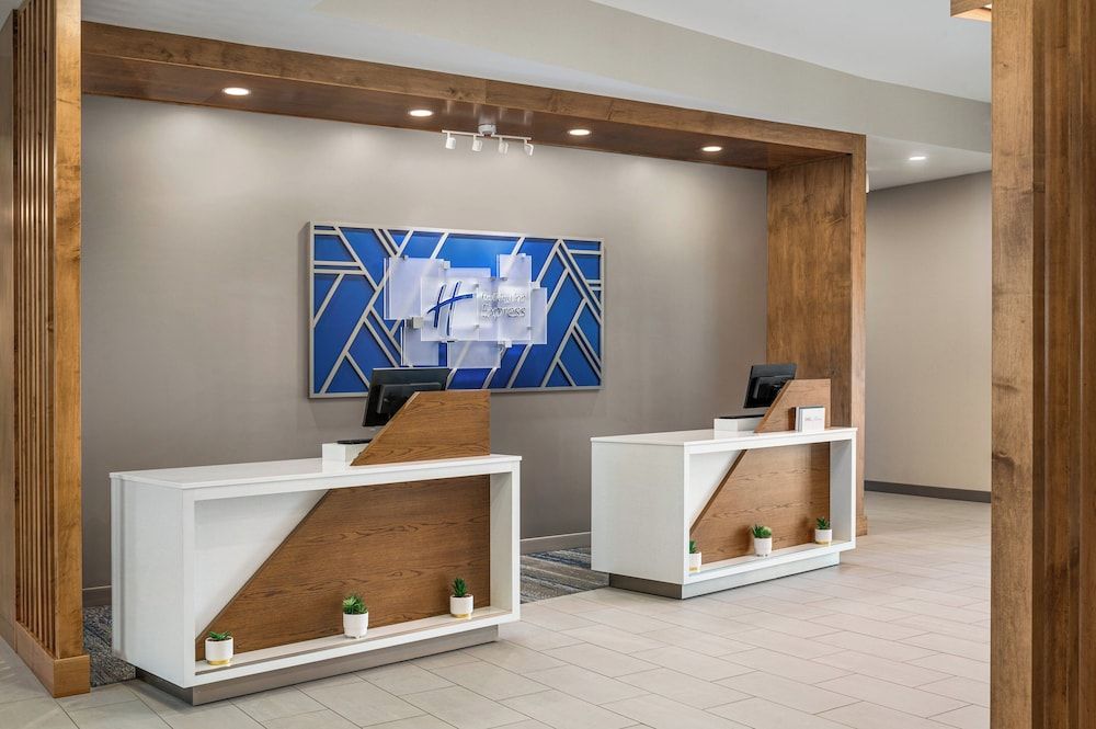 Holiday Inn Express Richmond by IHG 2