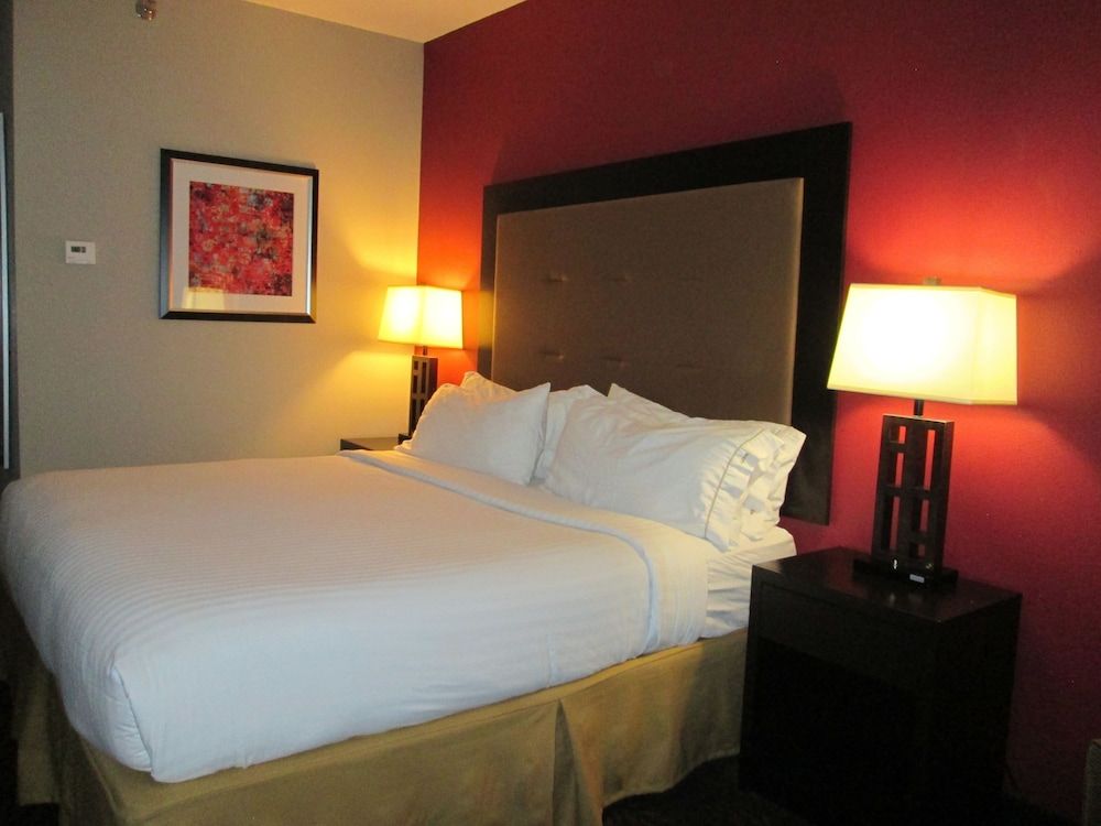 Holiday Inn Express Cloverdale - (Greencastle) by IHG 3