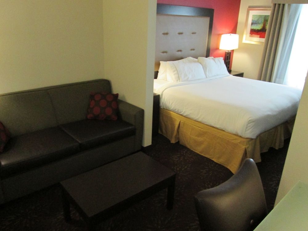 Holiday Inn Express Cloverdale - (Greencastle) by IHG 2
