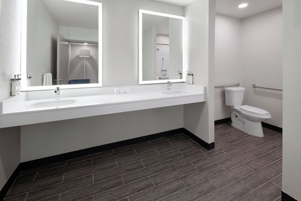 Holiday Inn Express & Suites Wyomissing by IHG 3