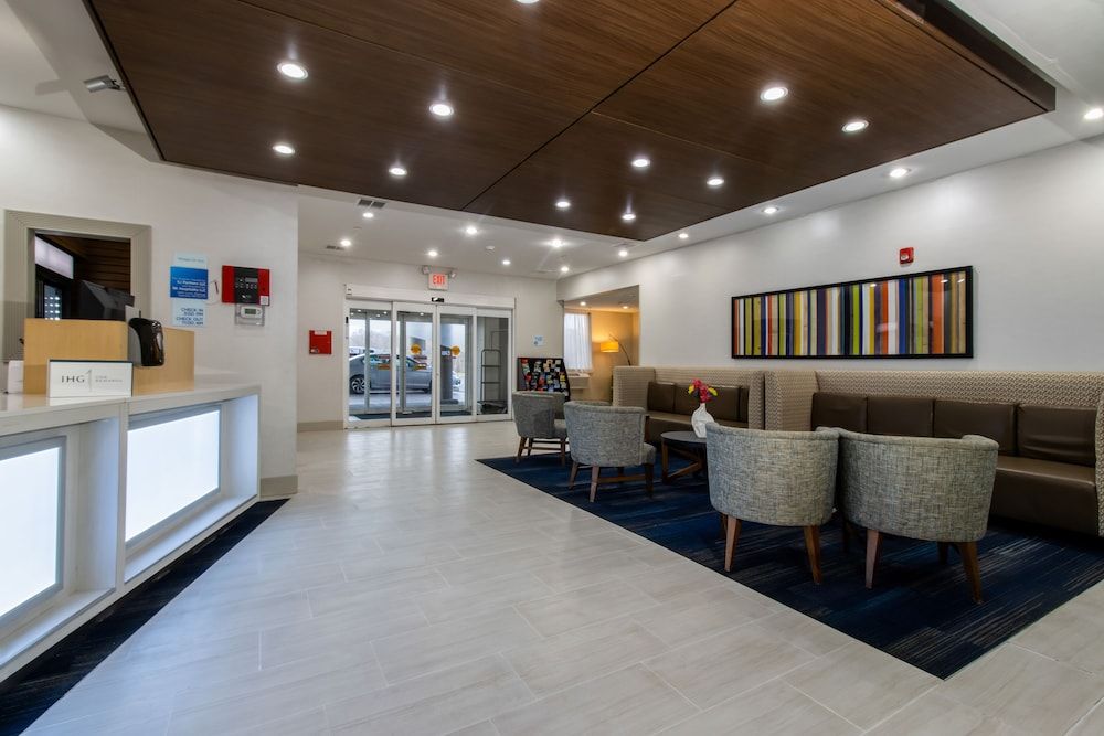 Holiday Inn Express Hotel & Suites Swansea by IHG 2