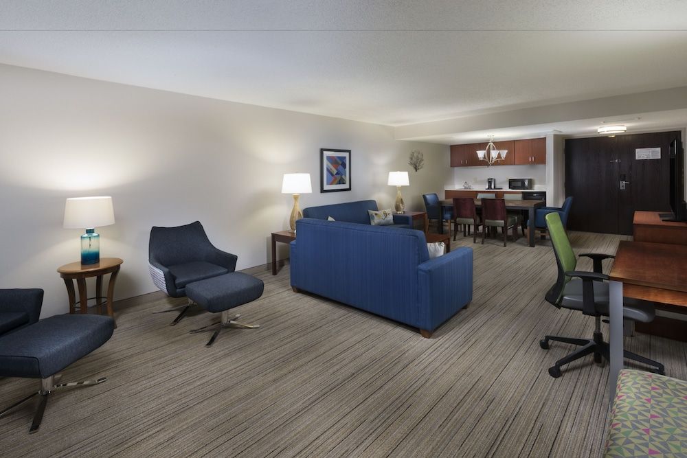 Holiday Inn Express Middlesboro 2